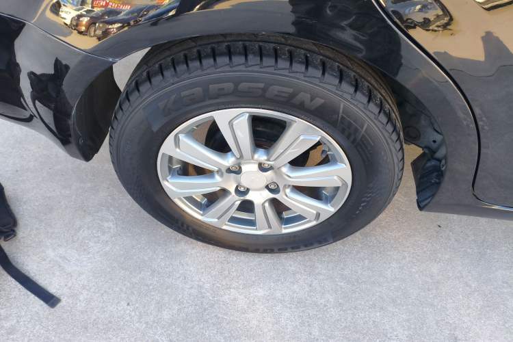 Used Chevrolet Aveo Sonic 2014 Sedan 1.4SL AT Fashion Edition