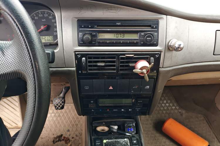 Used Volkswagen Santana Vista 2008 1.8L Manual Sishang Model Audio And AC Panel