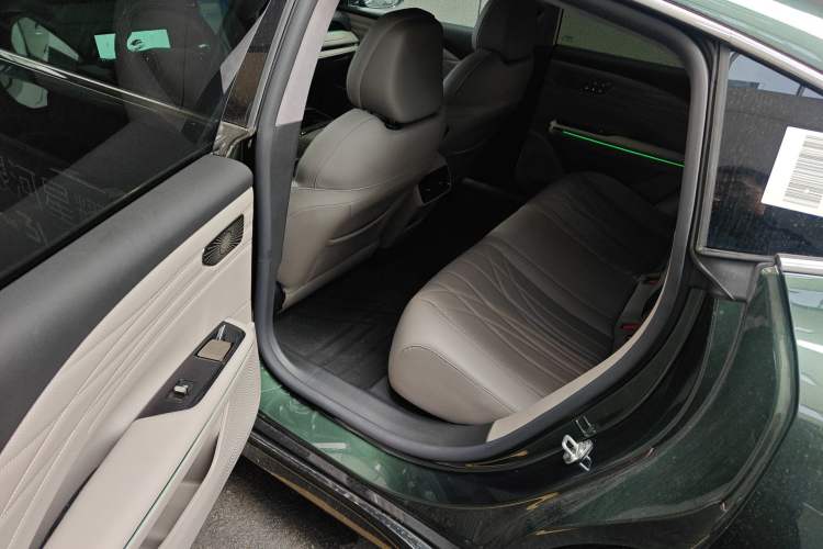 Used Geely Galaxy 8 2025 130km EM-P Starship Edition Left Rear Seat
