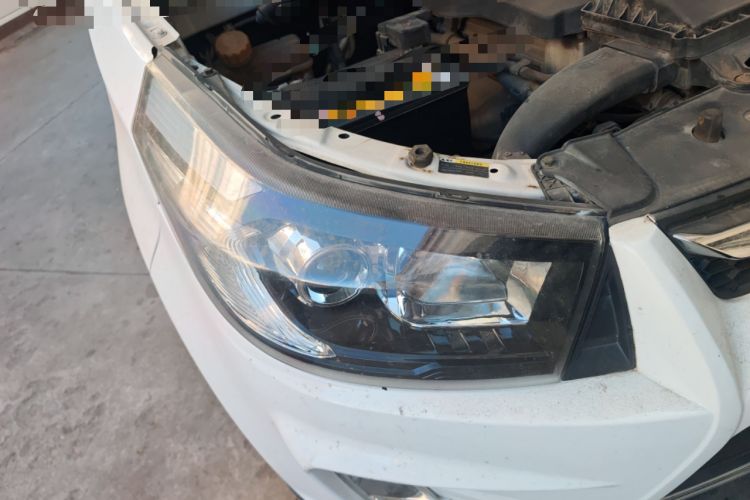 Used HYOSOW S3 2014 1.5L Luxury Version China IV Emission Standard Right Front Headlight