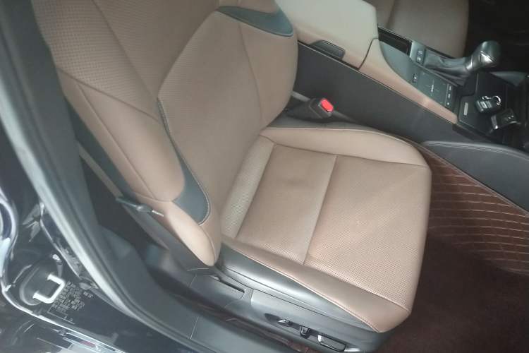 Used Lexus ES 2021 300h Excellence Edition