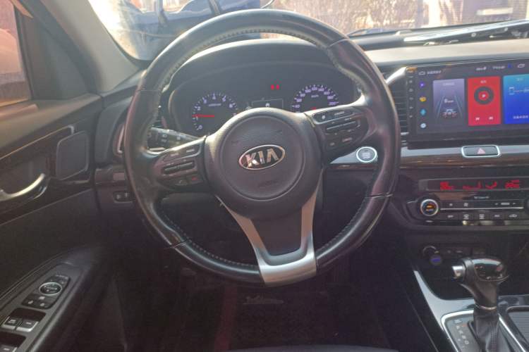 Used Kia K4 2014 1.8L Automatic DLX Steering Wheel