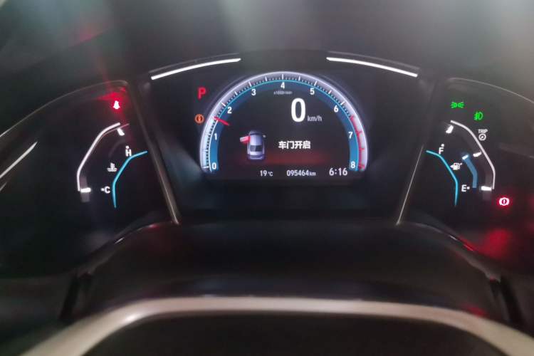 Used Honda Civic 2019 220TURBO CVT Dynamic Edition China VI Odometer Close Up