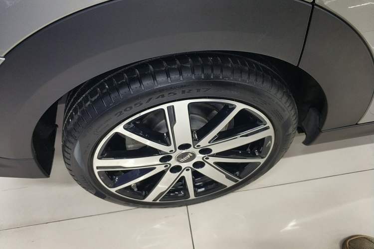 Used MINI 2023 1.5T COOPER Artist Five-Door Edition Right Rear Wheel Hub