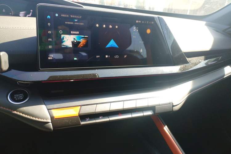 Used CHANGAN UNI-V 2022 1.5T Prestige Version Audio And AC Panel