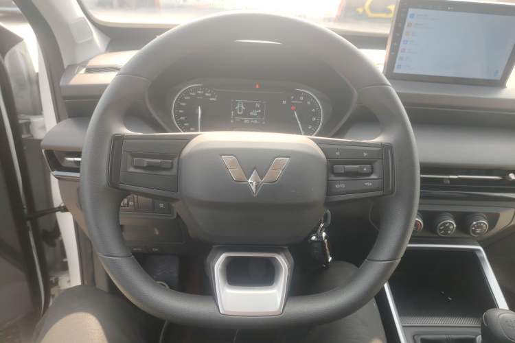 Used Wuling Alvez 2022 1.5L Manual Free-Style Model