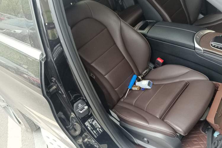 Used Mercedes-Benz GLC 2022 Refreshed GLC 300 L 4MATIC Dynamic Edition Prestige Version Right Front Seat