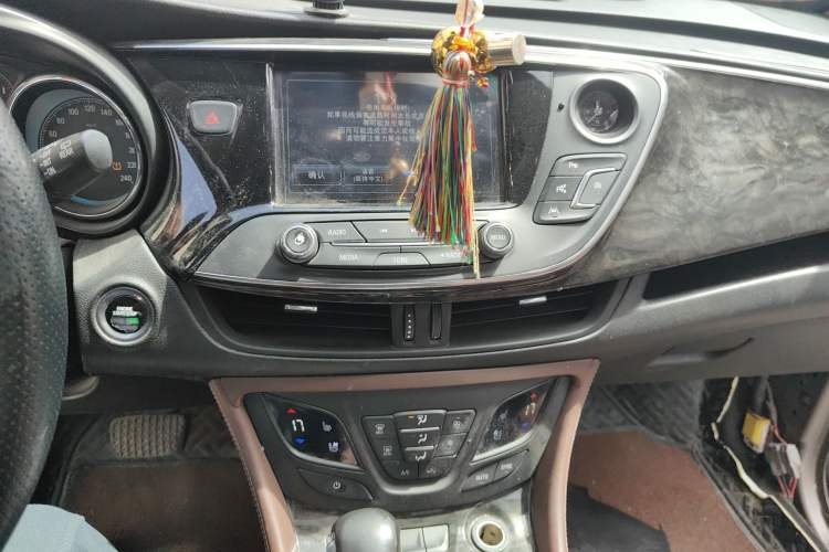 Used Buick Envision 2014 28T Four-Wheel Drive Luxury Model Audio And AC Panel