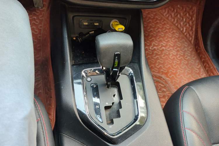 Used Soueast DX3 2018 1.5T CVT Luxury Model Gear Lever