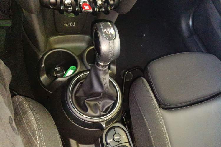 Used MINI 2016 1.5T COOPER
