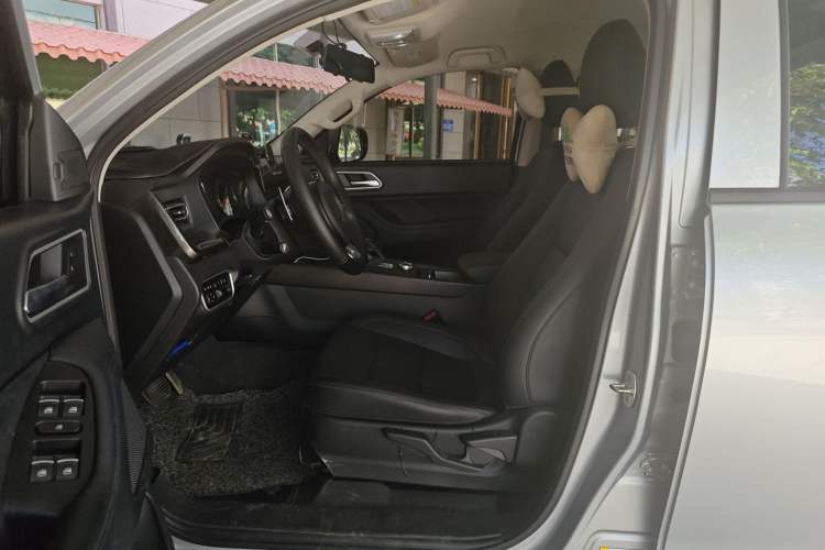 Used Great Wall Poer 2023 2.0T Commercial Version Automatic Diesel Two-Wheel Drive Elite Trim with Long Bed – GW4D20M Left Front Seat