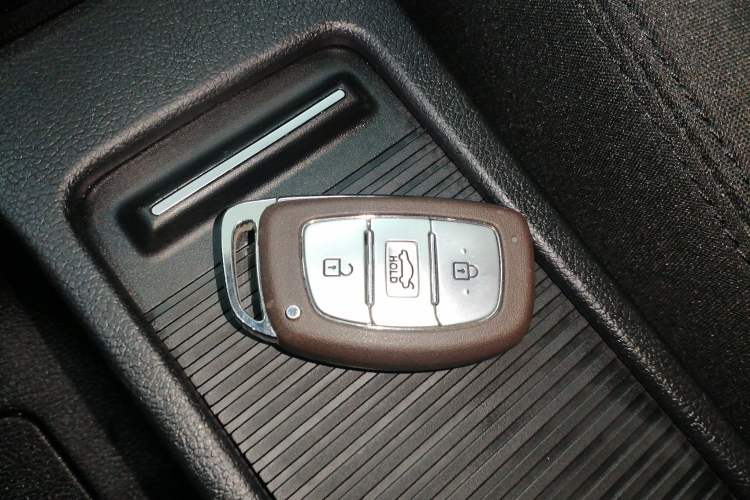 Used Hyundai Elantra (5th Generation / Langdong) 2016 1.6L Manual Luxury Model