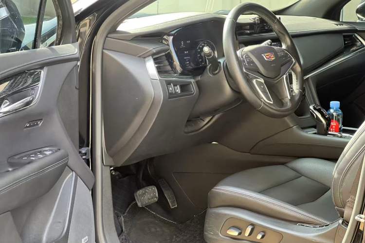 Used Cadillac XT5 2021 28T Luxury Model
