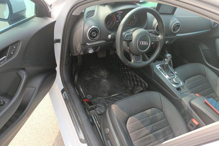 Used Audi A3 2015 Limousine 35 TFSI Millionth Anniversary Intelligent Leading Model
