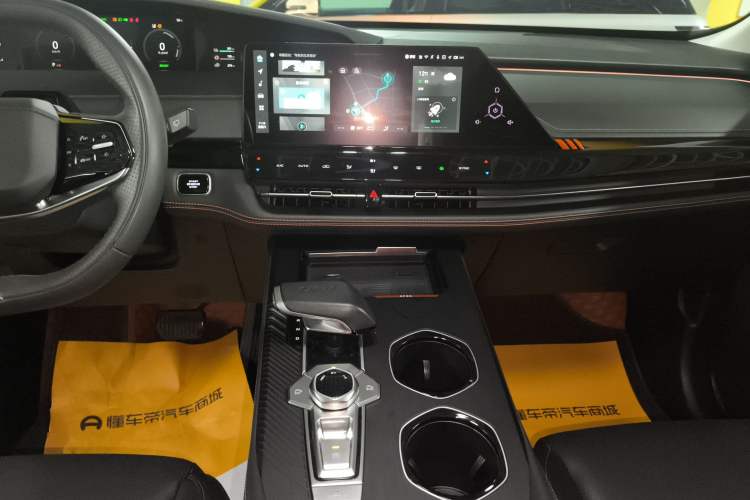 Used Changan UNI-K iDD 2022 Blue Whale iDD 130km 1.5T Prestige Model
