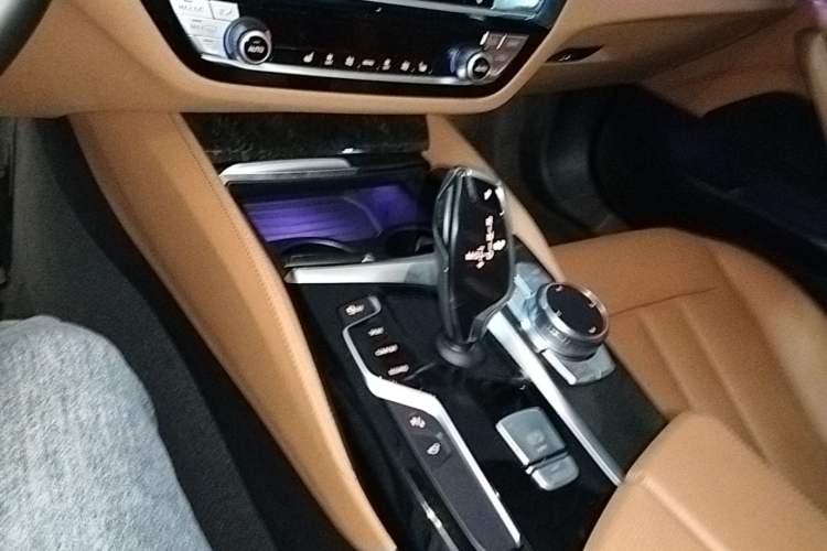 Used BMW 5 Series 2018 Restyled 530Li Leading Edition M Sport Package