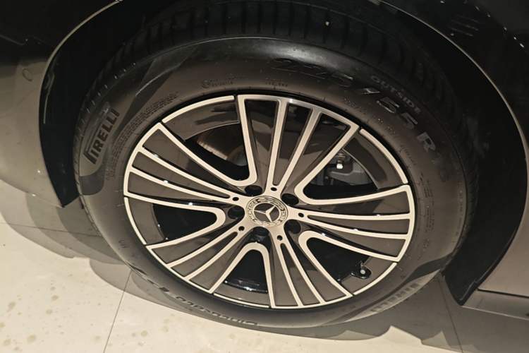 Used Mercedes-Benz E-Class 2024 E 260 L Left Front Wheel Hub