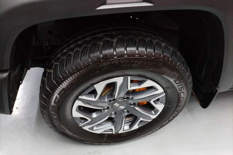 Used BAIC Off-Road BJ40 2024 2.0T All-New Urban Hunter Edition Ultimate Version Left Front Wheel Hub