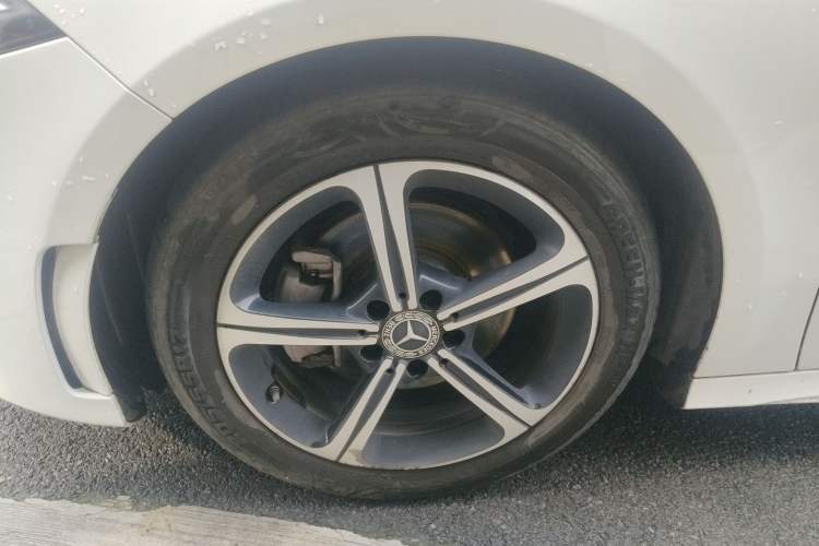 Used Mercedes-Benz A-Class 2022 Second Facelift A 200 L Sport Sedan Fashion Version