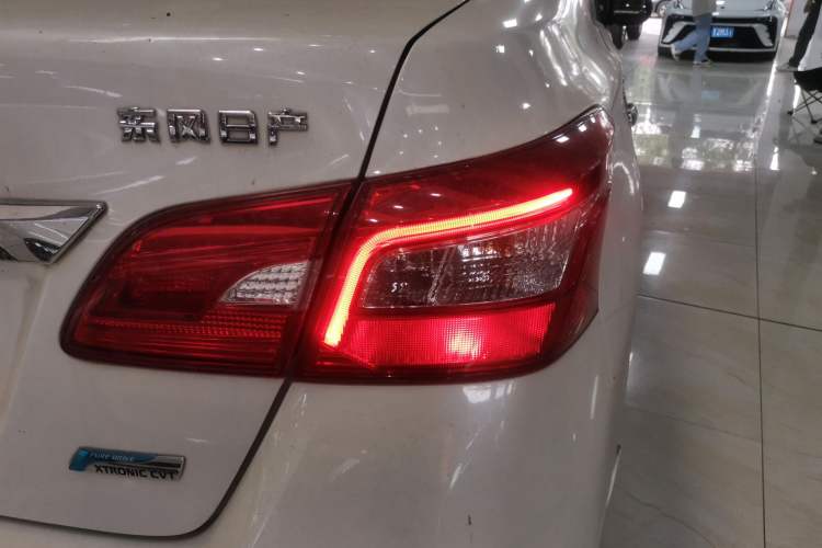 Used Nissan Sylphy 2019 1.6XV CVT Smart Connect Luxury Edition China VI Standard Exterior 3