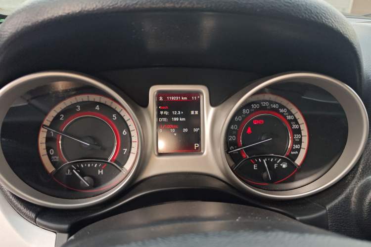 Used Dodge Journey 2013 2.4L Two-Wheel Drive Luxury Version