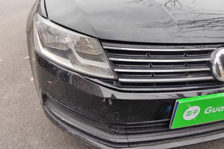 Used Volkswagen Lavida 2015 1.6L Manual Fashion Edition
