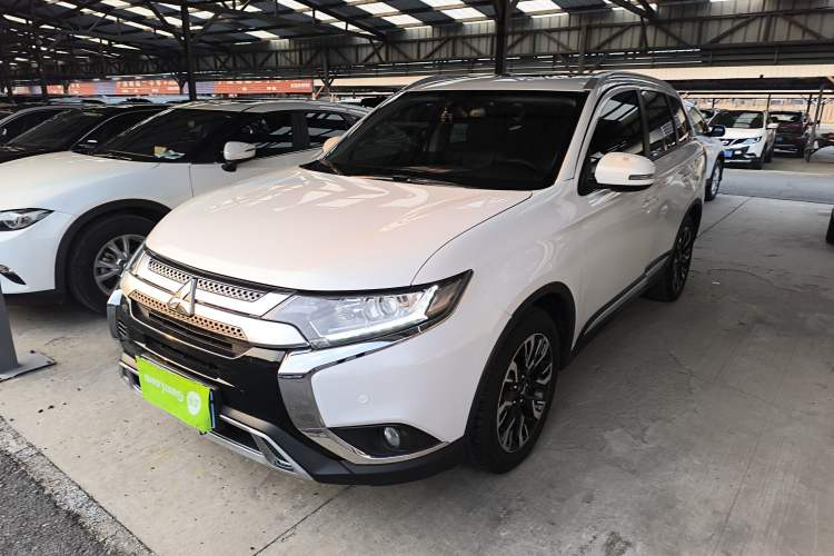 Used Mitsubishi Outlander 2020 2.0L Two-Wheel Drive Enjoyment Version 5 Seats