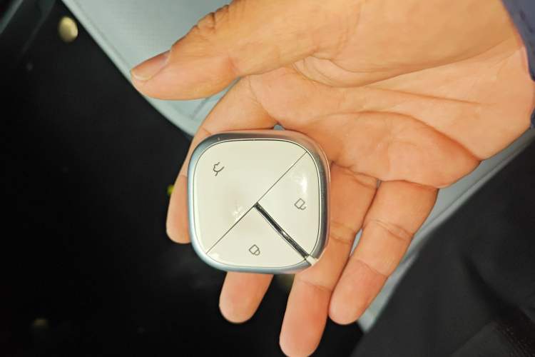 Used Baojun KiWi EV 2021 Artist Model Lithium Iron Phosphate
