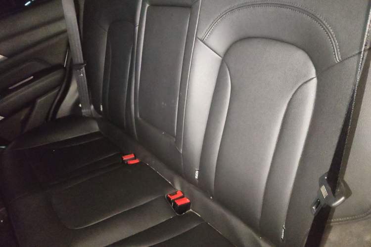 Used Haval H2 2017 Red-Label 1.5T Automatic Two-Wheel Drive Luxury Model Left Rear Seat