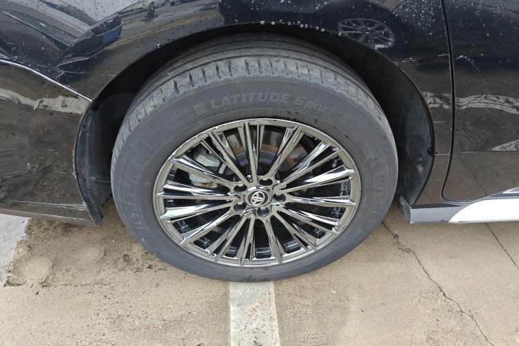 Used Toyota Granvia 2023 2.5L Hybrid Comfort Edition
