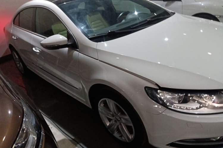 Used Volkswagen FAW-Volkswagen CC 2015 1.8TSI Prestige Model Front Right 45 Deg