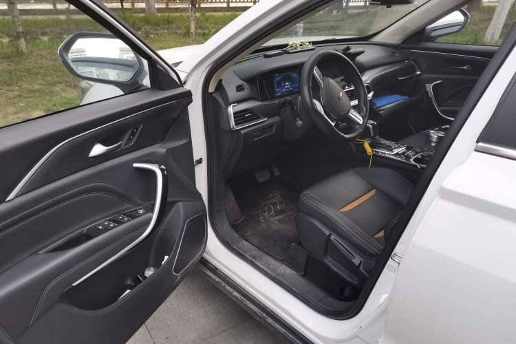 Used Bestune T77 2019 Facelift 230 TID Automatic Luxury Version China V Emission Standard Driver Seat