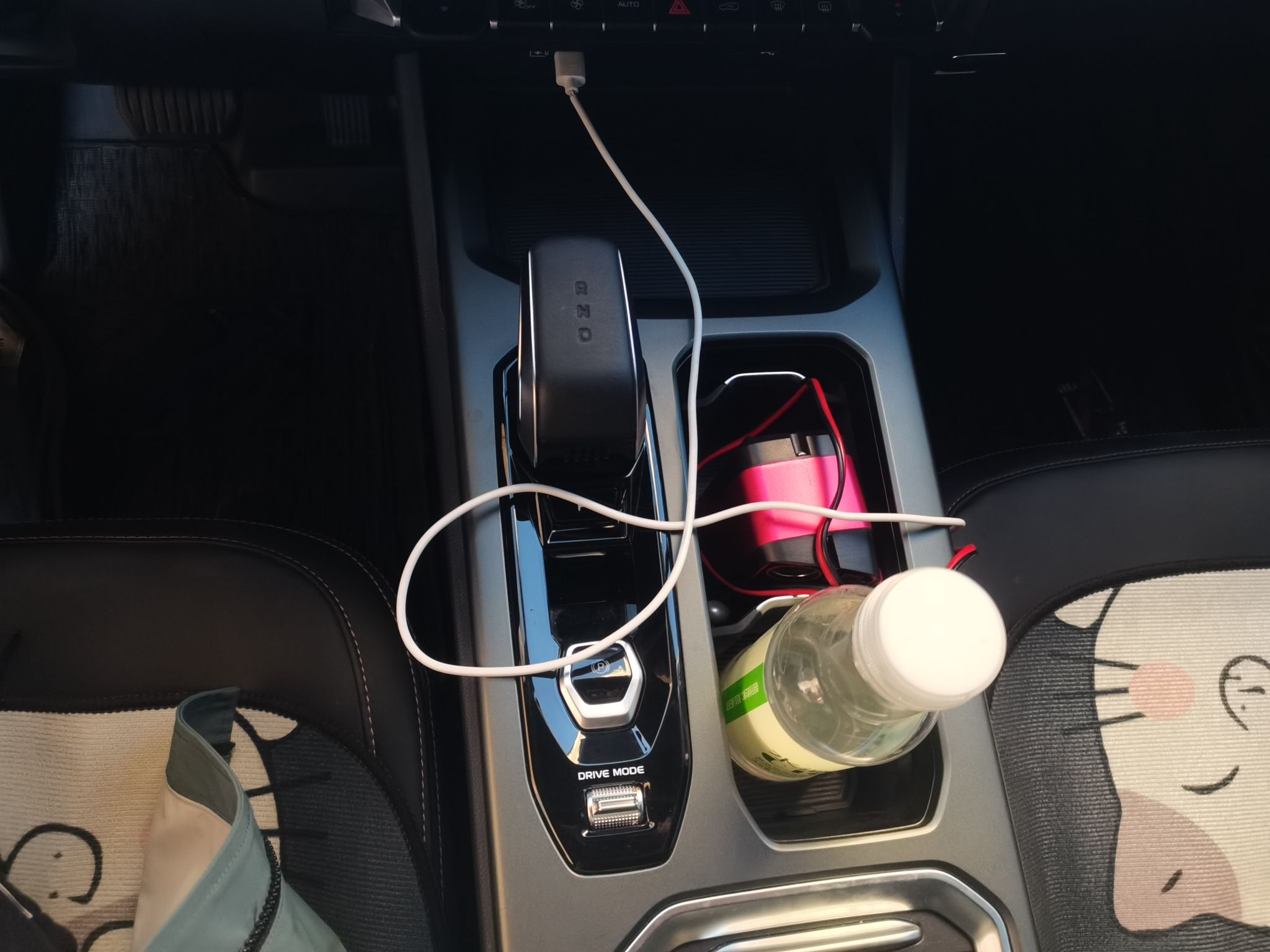 Geely Auto Haoyue L 2024 2.0T DCT Prestige Version — снимка 14