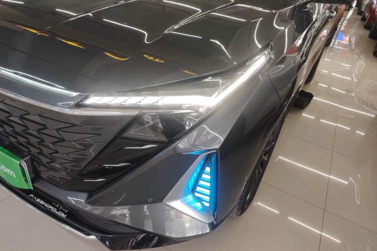 Used Oshan Z6 New Energy 2023 ZhiDian iDD 150KM Flagship PLUS Smart Parking Edition
