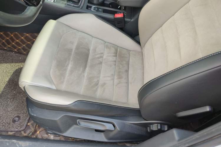 Used Volkswagen Golf 2017 230TSI Automatic Luxury Million-Vehicle Commemorative Edition