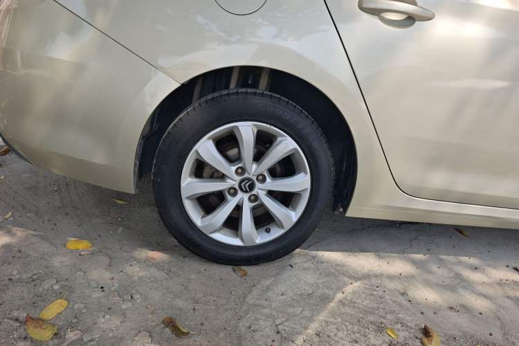 Used Citroen C4 Sega 2016 1.6L Manual Comfort Model Exterior 5