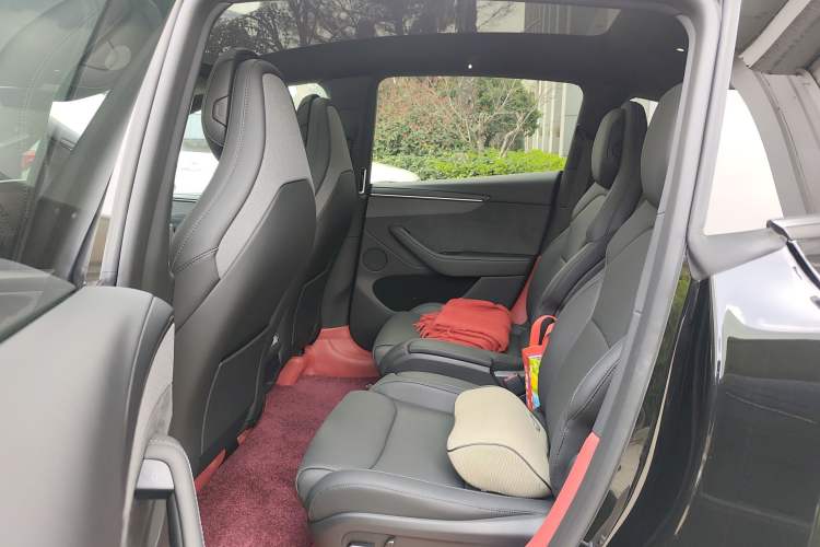 Used Tesla Model Y L 2025 Model Long-Range All-Wheel-Drive Version