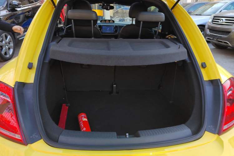 Used Volkswagen Beetle 2013 1.4TSI Luxury Model
