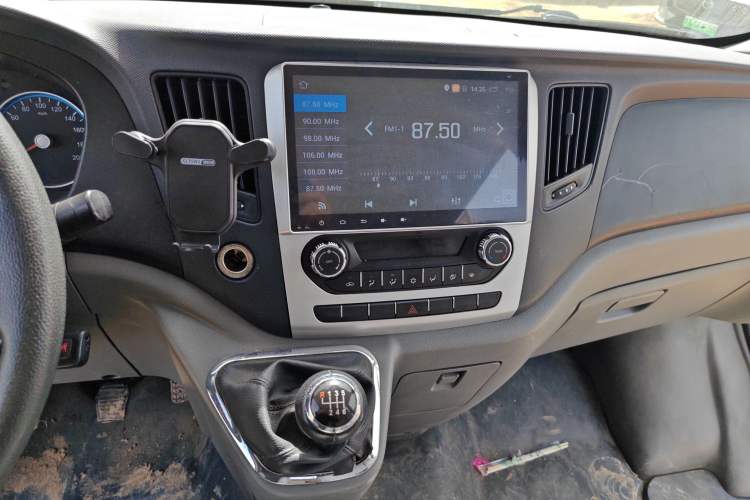 Used Foton Toano 2017 2.5T Restyled E Commercial Version Short Wheelbase 4J25TC3 Audio And AC Panel