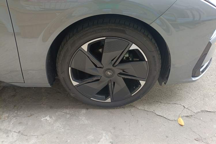 Used Ford Mondeo 2023 1.5T E-Hybrid ST-Line Right Front Wheel Hub