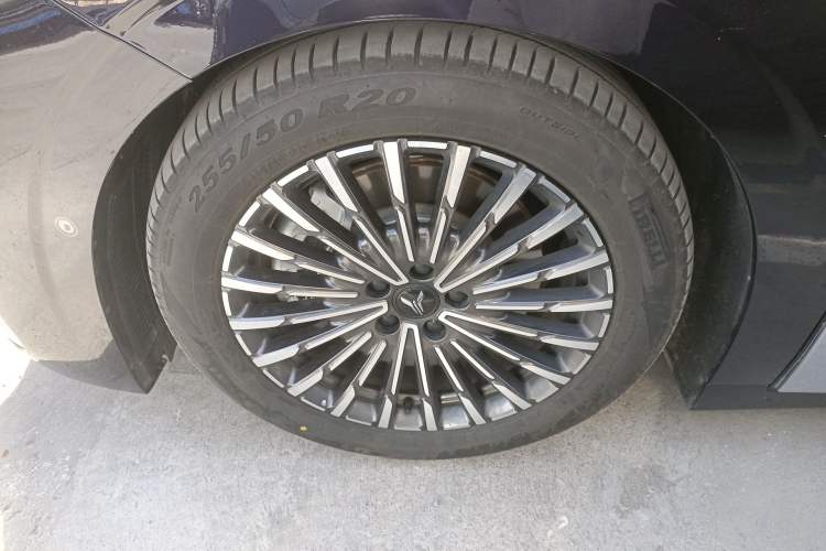 Used VOYAH Dream 2026 Model PHEV Qiankun Ultra Exterior 4