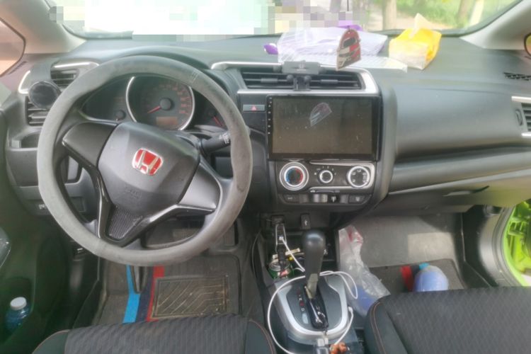 Used Honda Fit 2018 1.5L CVT Trendy Sports Edition Center Console