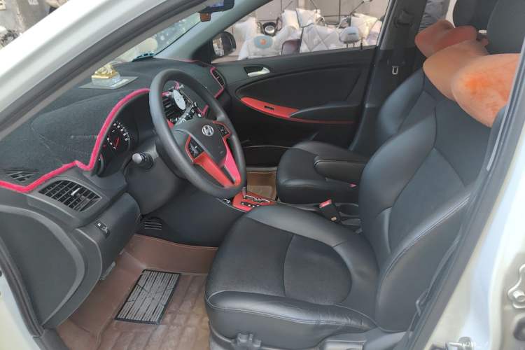 Used Hyundai Verna Ray 2014 1.6L Automatic TOP