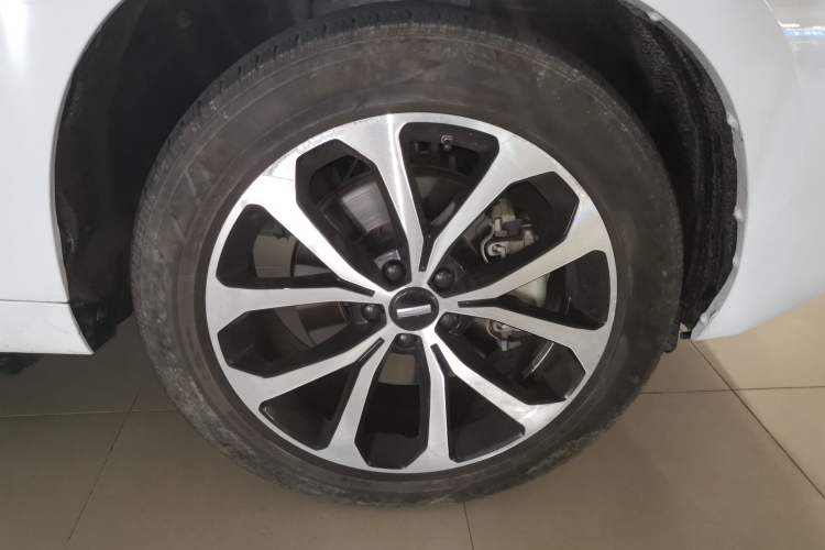 Used Wey VV7 2017 2.0T Ultra-Luxury Version Right Front Wheel Hub