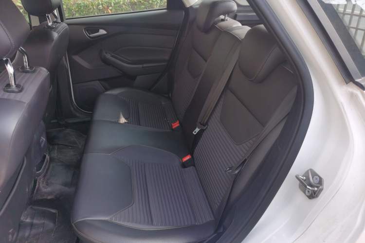 Used Ford Focus 2018 Hatchback Classic 1.6L Automatic Trendy SmartDrive Edition