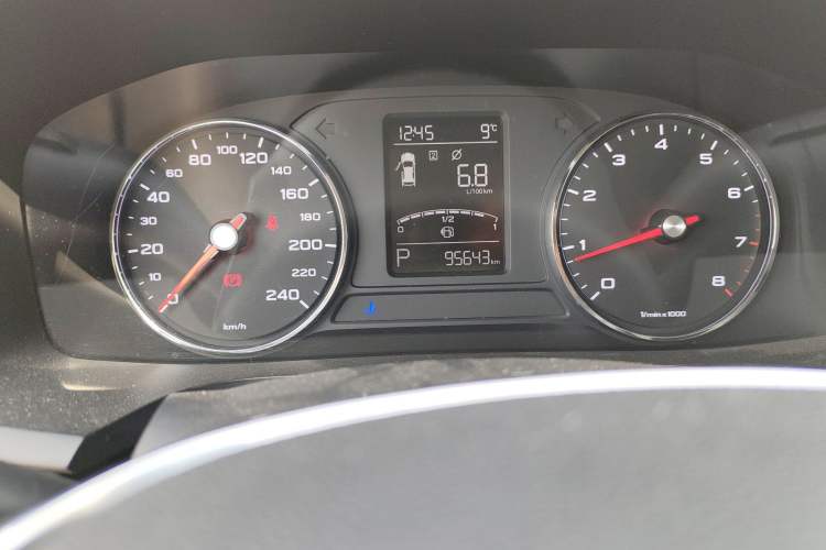 Used Roewe i6 2018 20T Automatic Internet Smart Edition