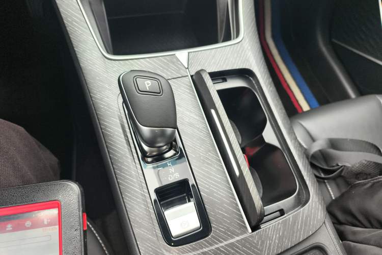 Used Venucia V 2021 260T Idol Edition Gear Lever