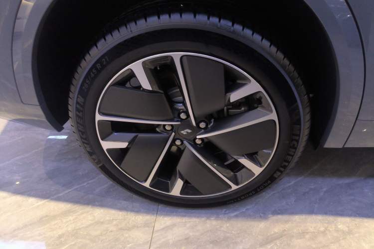 Used Li Auto L8 2025 Ultra Smart Refreshed Edition