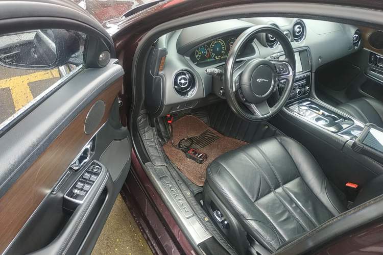 Used Jaguar XJ 2016 XJL 3.0 SC Two-Wheel-Drive Elegant Business Edition Driver Seat