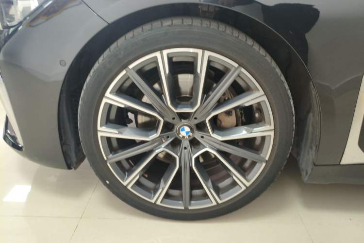 Used BMW 7 Series 2019 Restyled 740Li Leading Edition M Sport Package Exterior 4